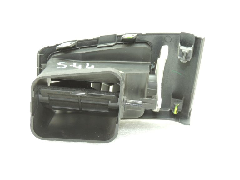 Suzuki Liana Gaisa ventilācijas atveres priekšējā labā 7363059J00MA1