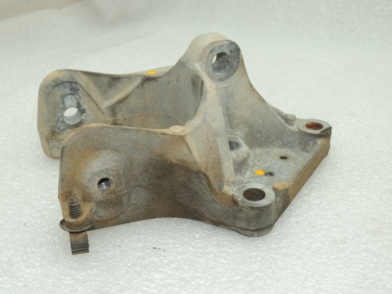OEM Chrysler Grand Voyager 2.8CRDi V motora stiprinājums 4721570AA