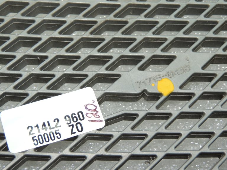 OEM Suzuki Jimny III priekšējais bamperis pelēks 7171584A00ZM2