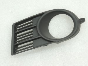 OEM Suzuki Swift apdares panelis miglas lukturu bamperis 71751-63J10-5PK