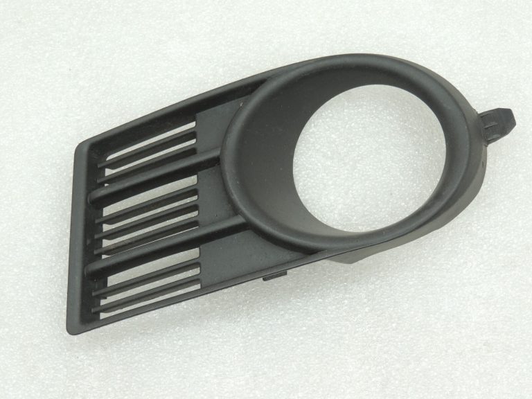 OEM Suzuki Swift apdares panelis miglas lukturu bamperis 71751-63J10-5PK