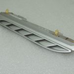 OEM Suzuki Grand Vitara III dzinēja pārsega apdare pa labi 72420-65J10-Z2S