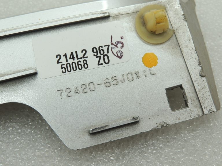 OEM Suzuki Grand Vitara III dzinēja pārsega apdare pa labi 72420-65J10-Z2S