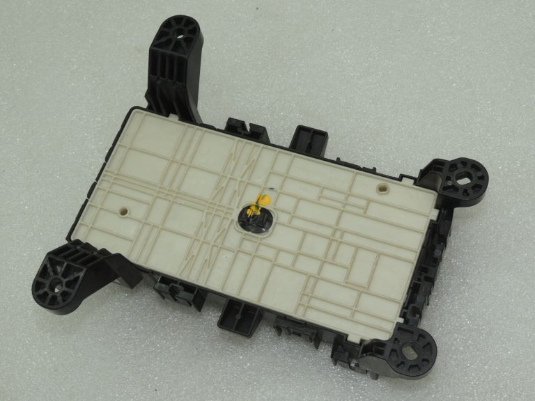 OEM Suzuki Grand Vitara III drošinātāju kārba 3671064J00
