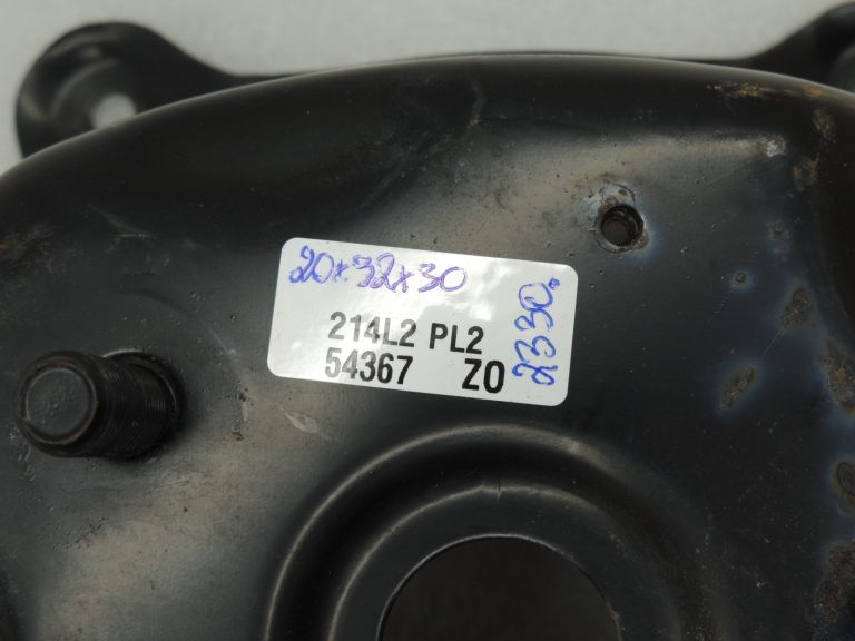 OEM Suzuki Grand Vitara III rezerves riteņa kronšteins 8396165J00