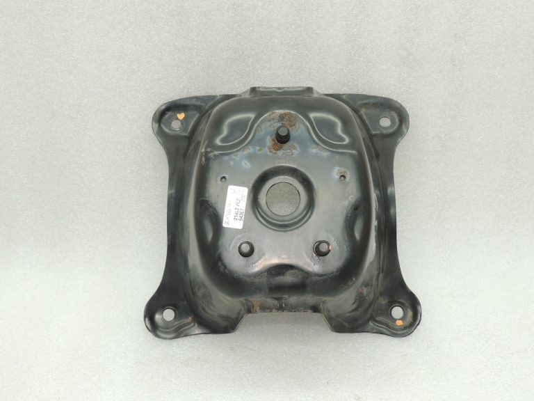 OEM Suzuki Grand Vitara III rezerves riteņa kronšteins 8396165J00