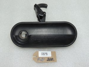 Ford Ranger P375 Ручка шторки задней двери 2531845 EB3B-26501A42-BD С дефектом