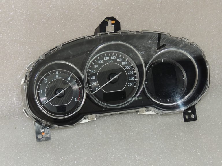 Mazda 6 III GJ GL 2.2D dīzeļdzinējs instrumentu panelis GHT755471E