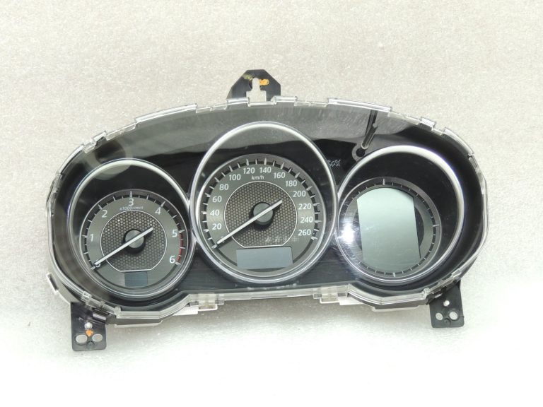 Mazda 6 III GJ GL 2.2D dīzeļdzinējs instrumentu panelis GHT755471E