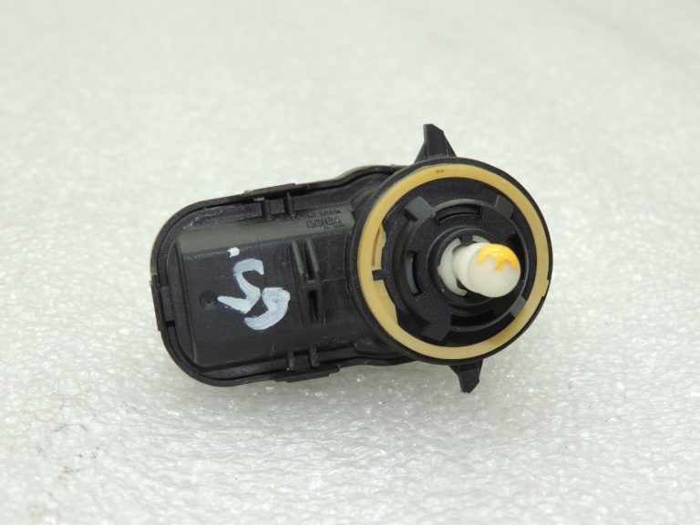 Nissan Opel Renault priekšējo lukturu servomotors 8200402521