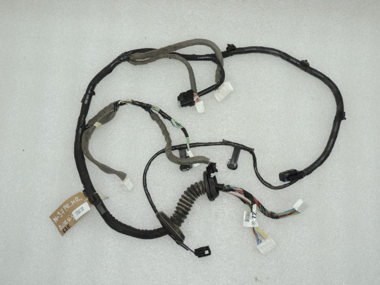 Nissan Qashqai J11 Durvju elektroinstalācijas instalācija Durvju priekšējā kreisā 241254EH4D