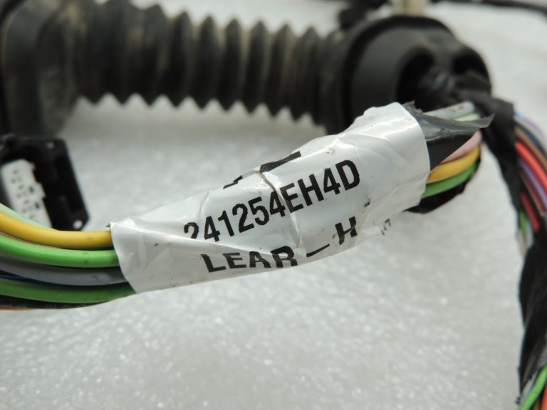 Nissan Qashqai J11 Durvju elektroinstalācijas instalācija Durvju priekšējā kreisā 241254EH4D
