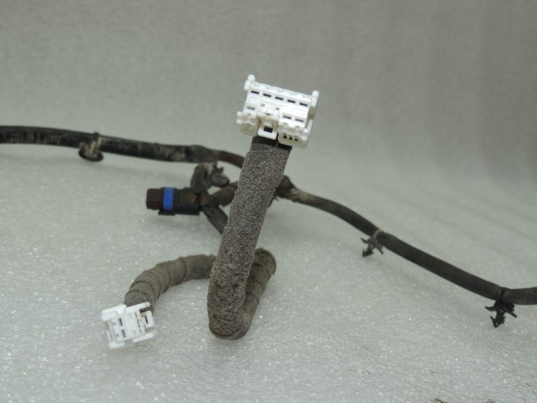 Nissan Qashqai J11 Durvju elektroinstalācijas instalācija Aizmugurējā labā 241264EH1A