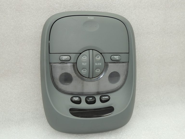 Kia Sorento BL salona apgaismojums jumta apgaismojums stiklu nodalījums 928003E01144 928003E0