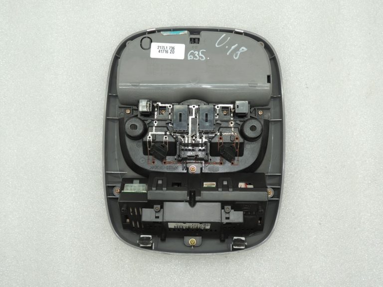 Kia Sorento BL salona apgaismojums jumta apgaismojums stiklu nodalījums 928003E01144 928003E0