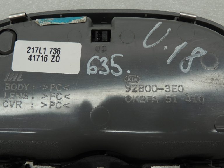 Kia Sorento BL salona apgaismojums jumta apgaismojums stiklu nodalījums 928003E01144 928003E0