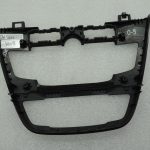 Opel Insignia A centrālās konsoles radio klimata kontroles slēdžu panelis 13273253