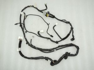 Hyundai i40 aizmugurējo durvju instalācijas instalācija 916803Z070