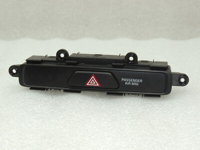 KIA Sportage QL hazard warning switch 95960F1000