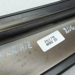 BMW 5. sērijas F10 paneļa B-sienas durvju aizmugurējā kreisā stūre 51355A56DF5