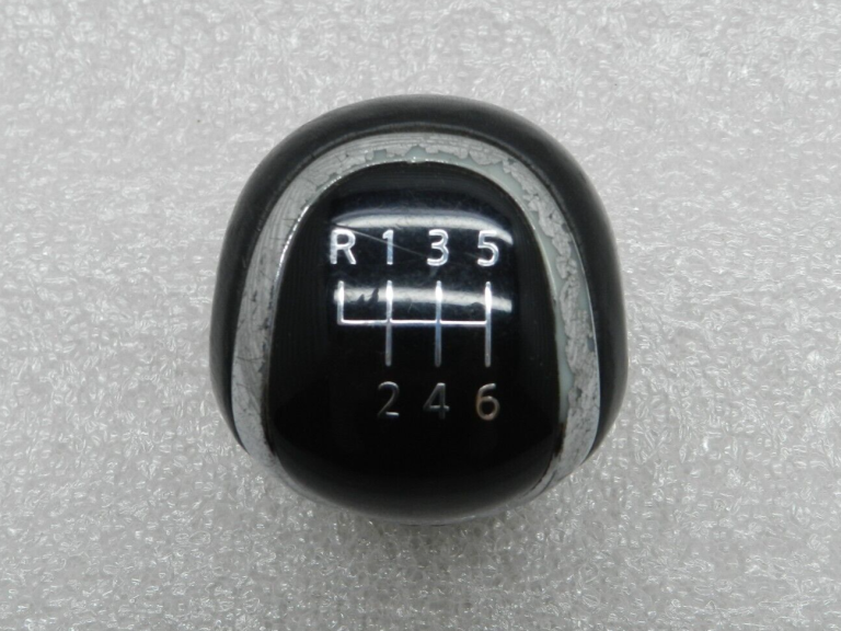 Nissan X-Trail oriģinālā 6 ātrumu pārnesumkārba 328654BA0A