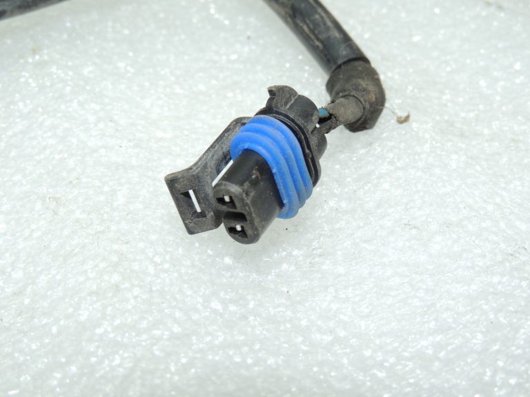 Toyota Avensis T27 virsbūves motora nodalījuma elektroinstalācijas instalācija 8211105Y20