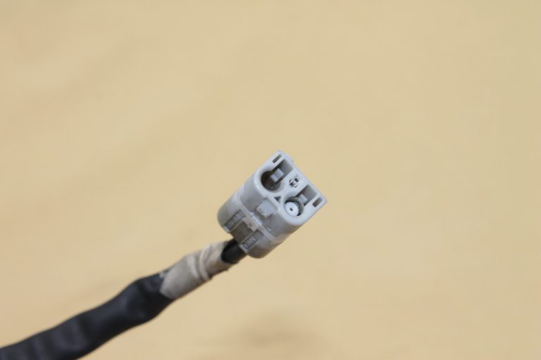 Oriģinālā Mazda CX-5 KE jumta antena Chrystal White 34K GML8-66-930, GML866930