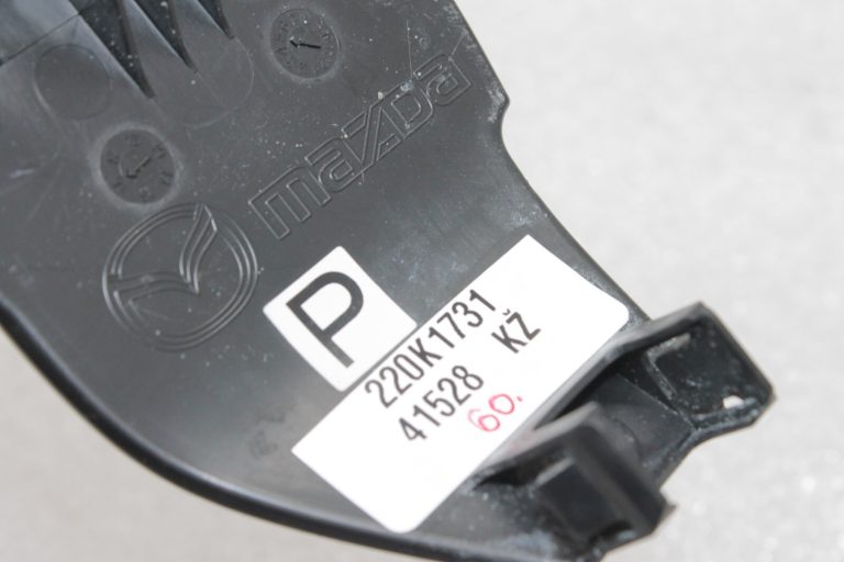 Oriģināls Mazda CX-5 KE Priekšējais labās puses logu regulatora slēdža vāks KA1F-68-4L102