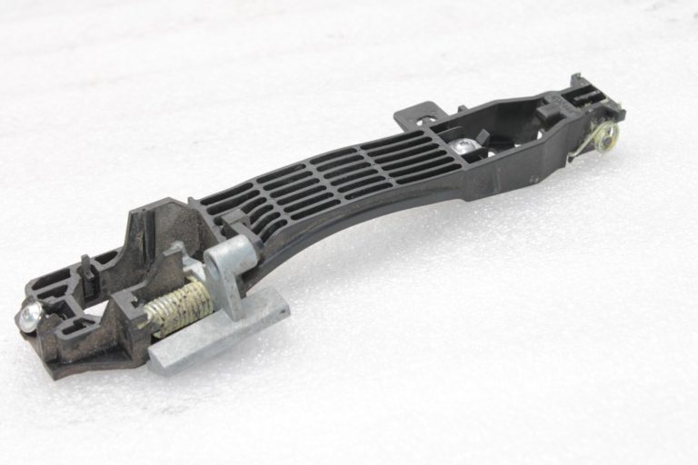 Oriģinālā Mazda CX-5 KE Priekšējais labās puses durvju roktura rāmis KD53-58-42XA, KD535842XA
