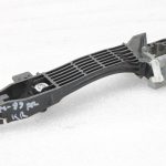 Oriģinālā Mazda CX-5 KE Priekšējais kreisais durvju roktura rāmis KD53-59-42XA, KD535942XA