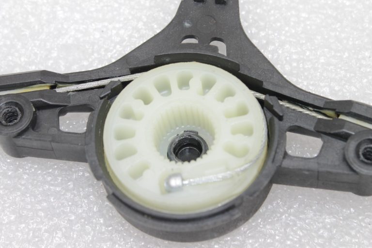Oriģināls Mazda CX-5 KE Priekšējais labās puses loga regulators KD53-58-590, KD5358590