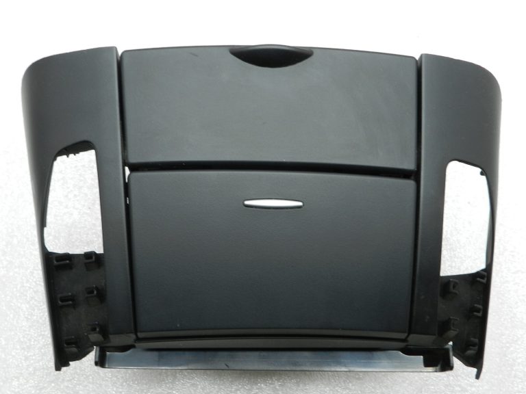 KIA Ceed oriģinālais instrumentu paneļa glabāšanas nodalījums