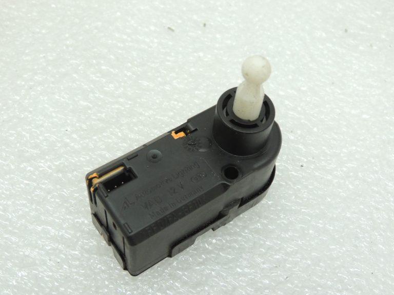Priekšējo lukturu LWR priekšējo lukturu izlīdzināšanas servomotors Bosch 0307853303