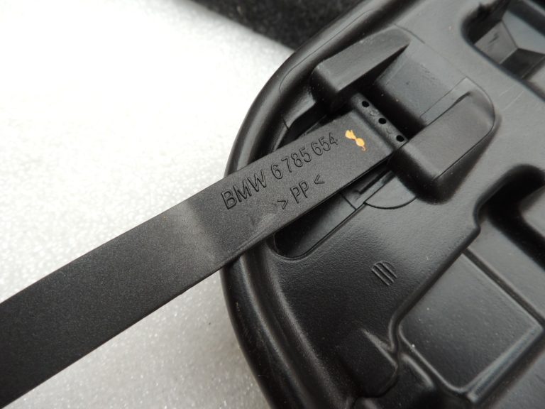 BMW 5. sērijas F10 F18 bagāžnieka vāka pārsegs melns 51497204372