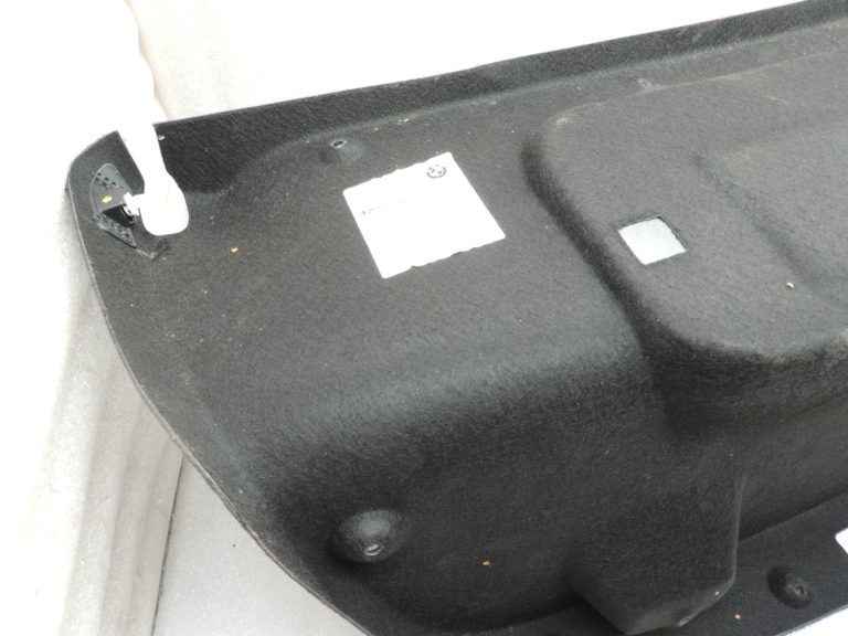 BMW 5. sērijas F10 F18 bagāžnieka vāka pārsegs melns 51497204372