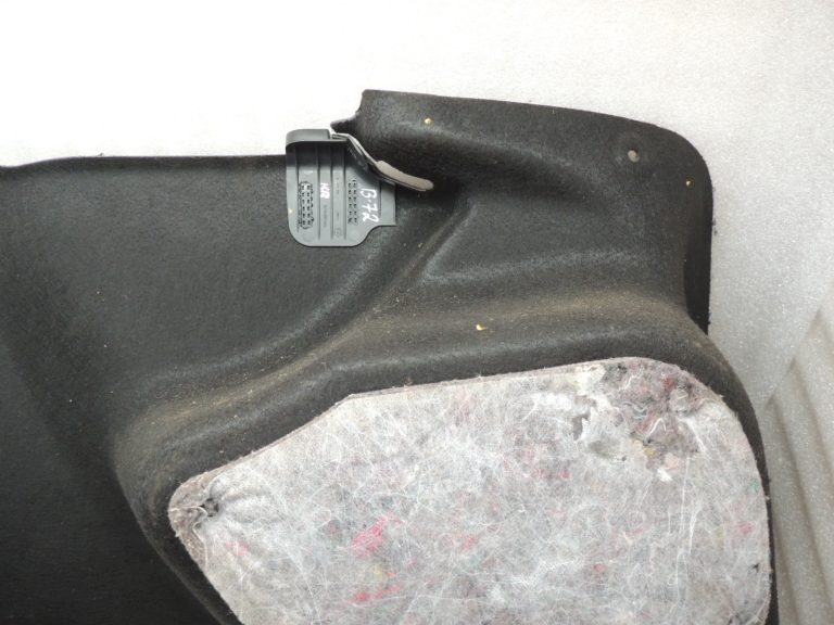BMW 5. sērijas F10 F18 bagāžnieka sānu paneļi kreisajā pusē 51479177139 9177139