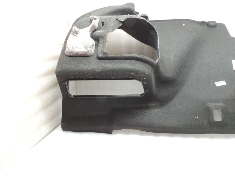BMW 5. sērijas F10 F18 bagāžnieka sānu paneļi labajā pusē 51479163194 9163194