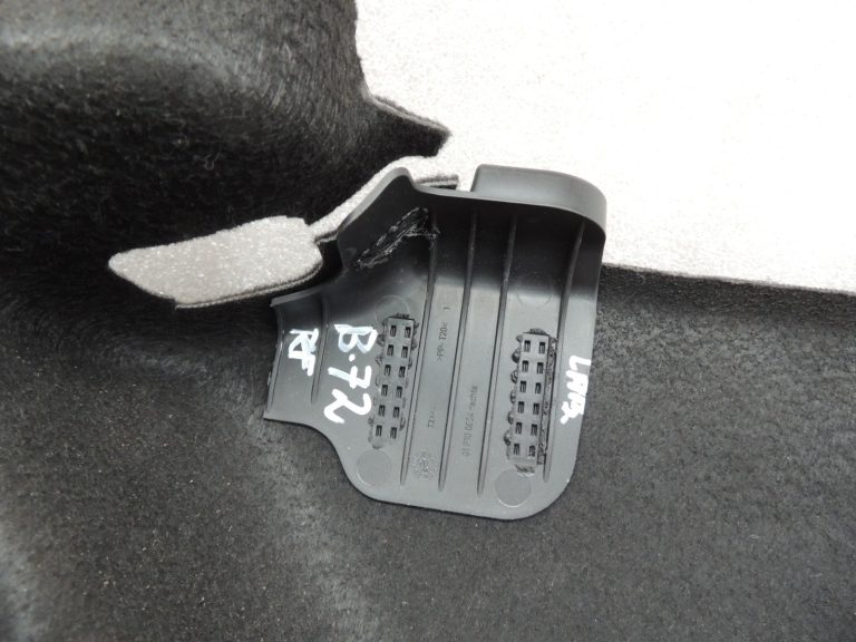 BMW 5. sērijas F10 F18 bagāžnieka sānu paneļi labajā pusē 51479163194 9163194