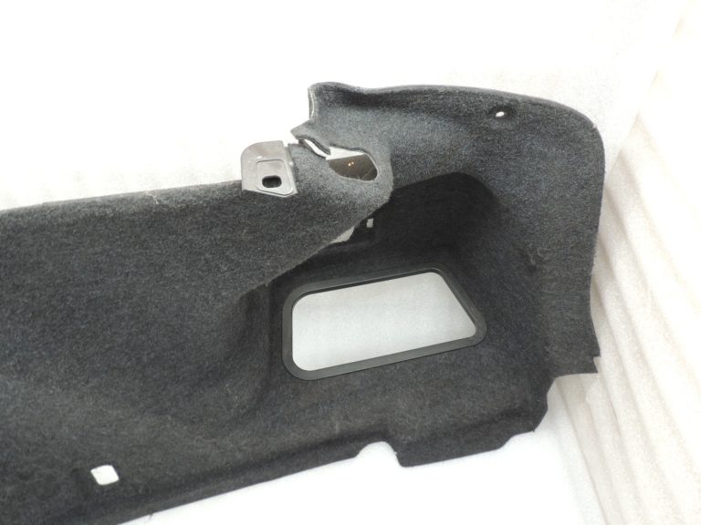 BMW 5. sērijas F10 F18 bagāžnieka sānu paneļi labajā pusē 51479163194 9163194