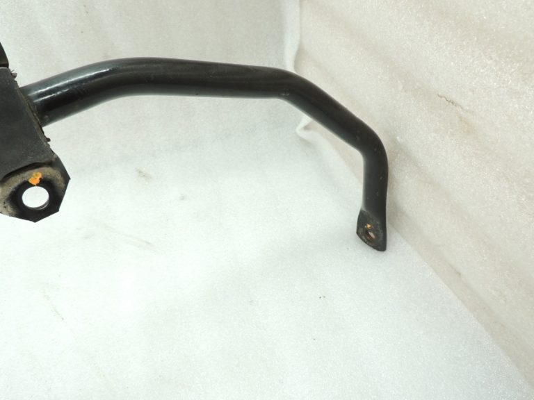 Oriģinālā aprīkojuma Toyota Yaris IV XP210 priekšējais stabilizators 48804K0030