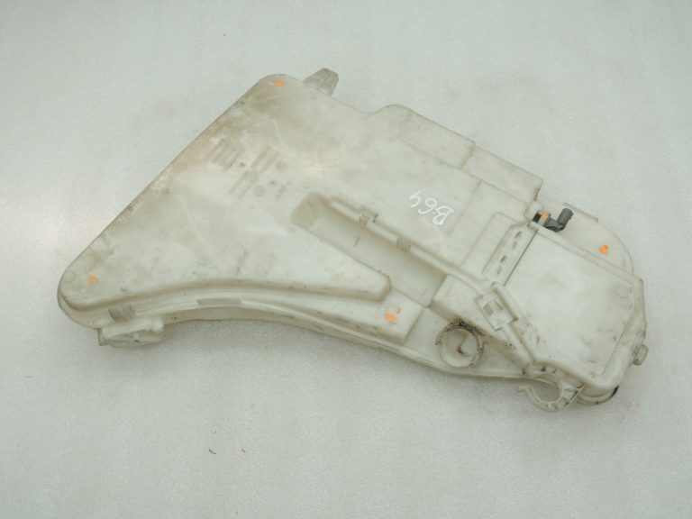 Oriģinālā BMW F07 F10 F18 Mazgāšanas ūdens tvertne Ūdens tvertne 61667269668