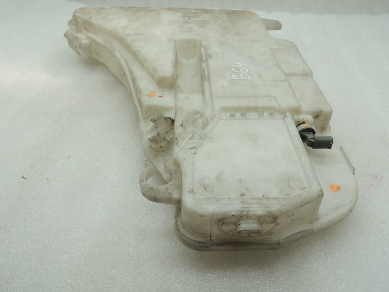 Oriģinālā BMW F07 F10 F18 Mazgāšanas ūdens tvertne Ūdens tvertne 61667269668