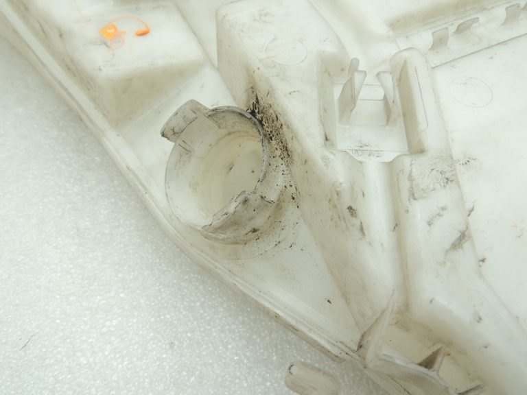 Oriģinālā BMW F07 F10 F18 Mazgāšanas ūdens tvertne Ūdens tvertne 61667269668