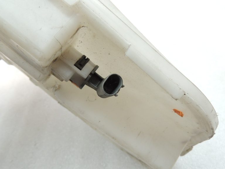Oriģinālā BMW F07 F10 F18 Mazgāšanas ūdens tvertne Ūdens tvertne 61667269668