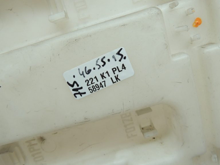 Oriģinālā BMW F07 F10 F18 Mazgāšanas ūdens tvertne Ūdens tvertne 61667269668