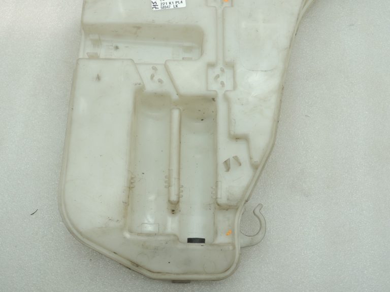 Oriģinālā BMW F07 F10 F18 Mazgāšanas ūdens tvertne Ūdens tvertne 61667269668