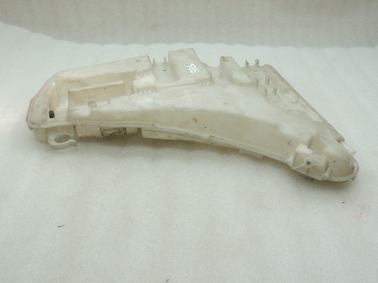 Oriģinālā BMW F07 F10 F18 Mazgāšanas ūdens tvertne Ūdens tvertne 61667269668