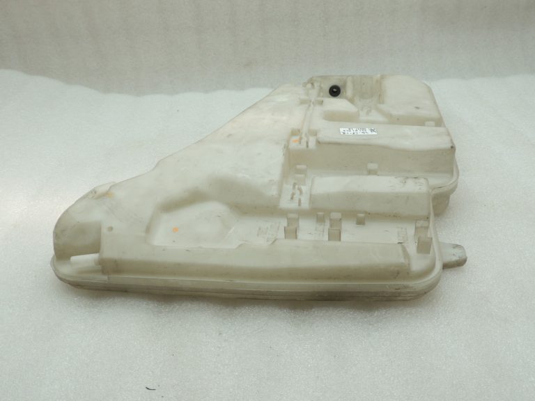 Oriģinālā BMW F07 F10 F18 Mazgāšanas ūdens tvertne Ūdens tvertne 61667269668