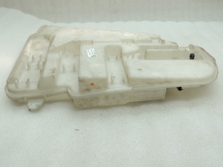 Oriģinālā BMW F07 F10 F18 Mazgāšanas ūdens tvertne Ūdens tvertne 61667269668