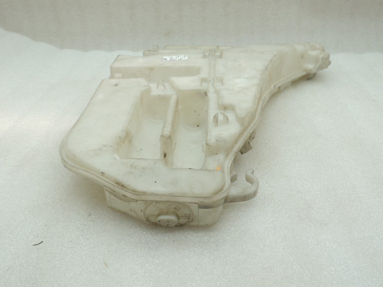 Oriģinālā BMW F07 F10 F18 Mazgāšanas ūdens tvertne Ūdens tvertne 61667269668